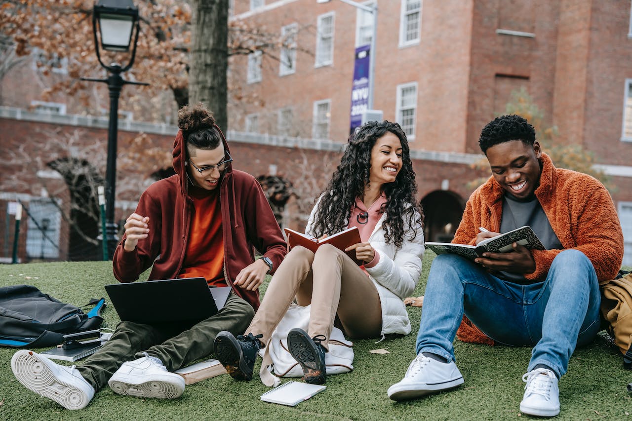 Social Media Tips for College Admissions